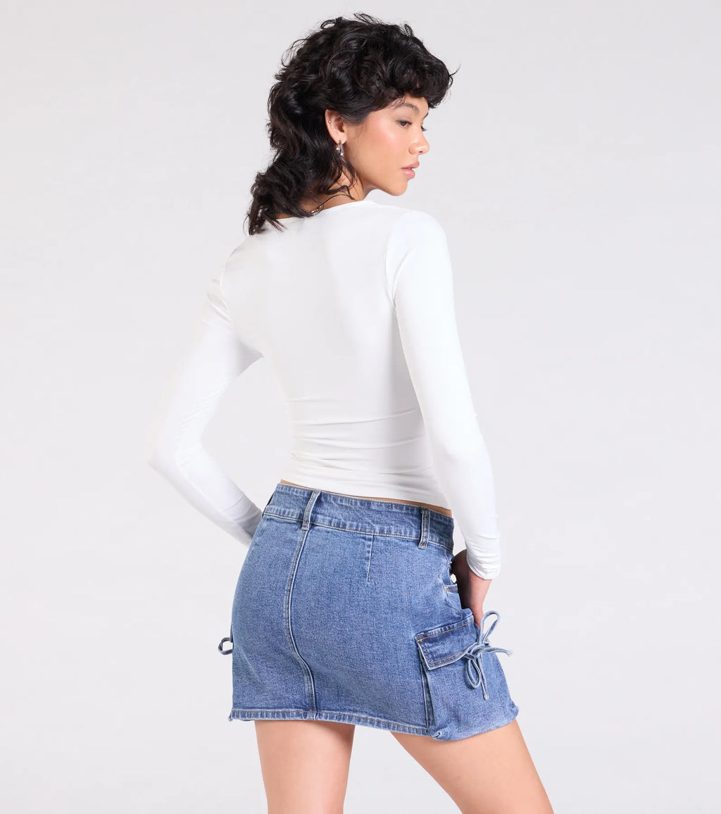 Start With The Basic V-Neck Crop Top