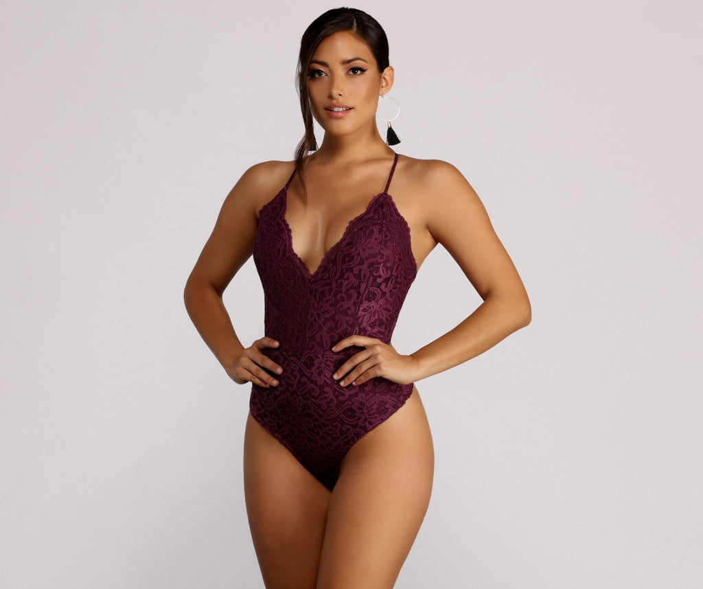 Scalloped Lace Stunna Bodysuit